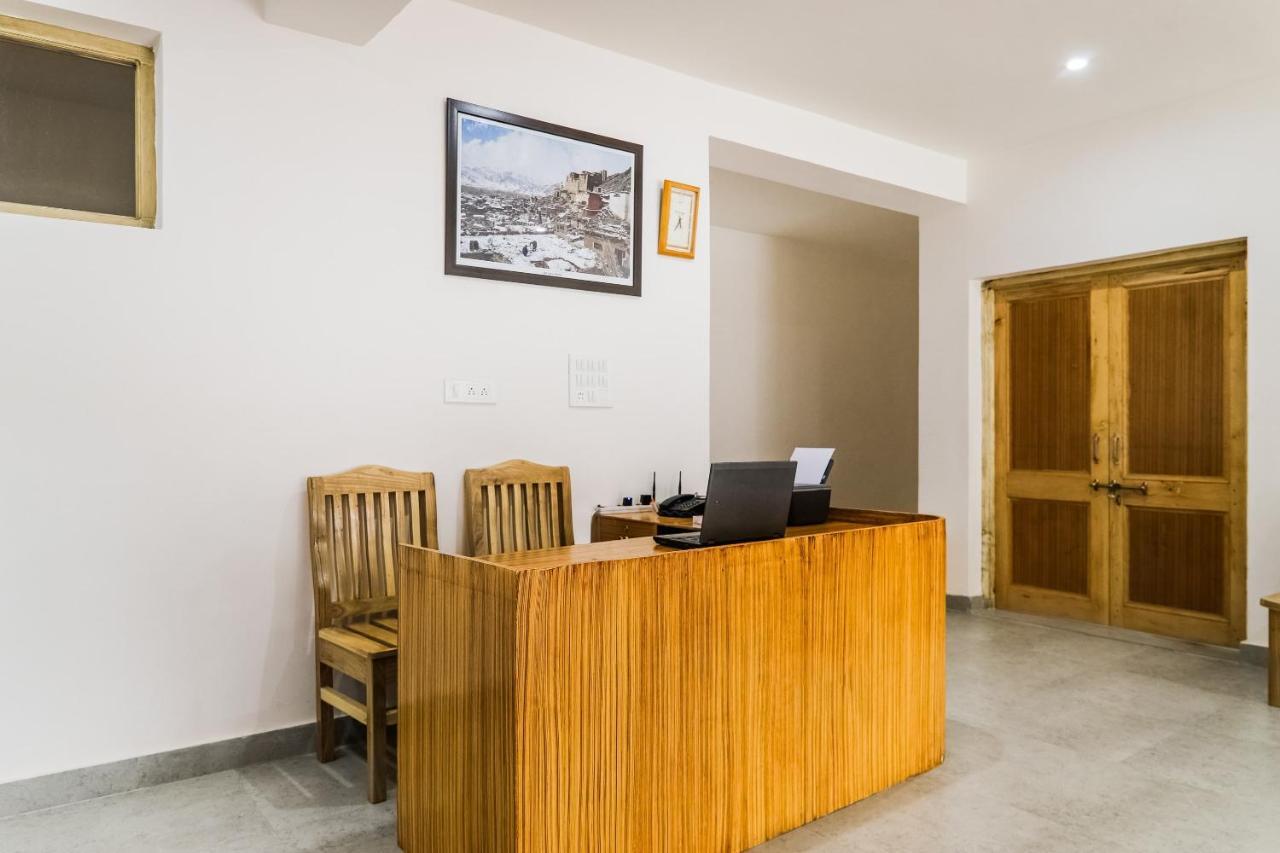 Oyo 72466 Hotel Yuvraj Shivpurī エクステリア 写真