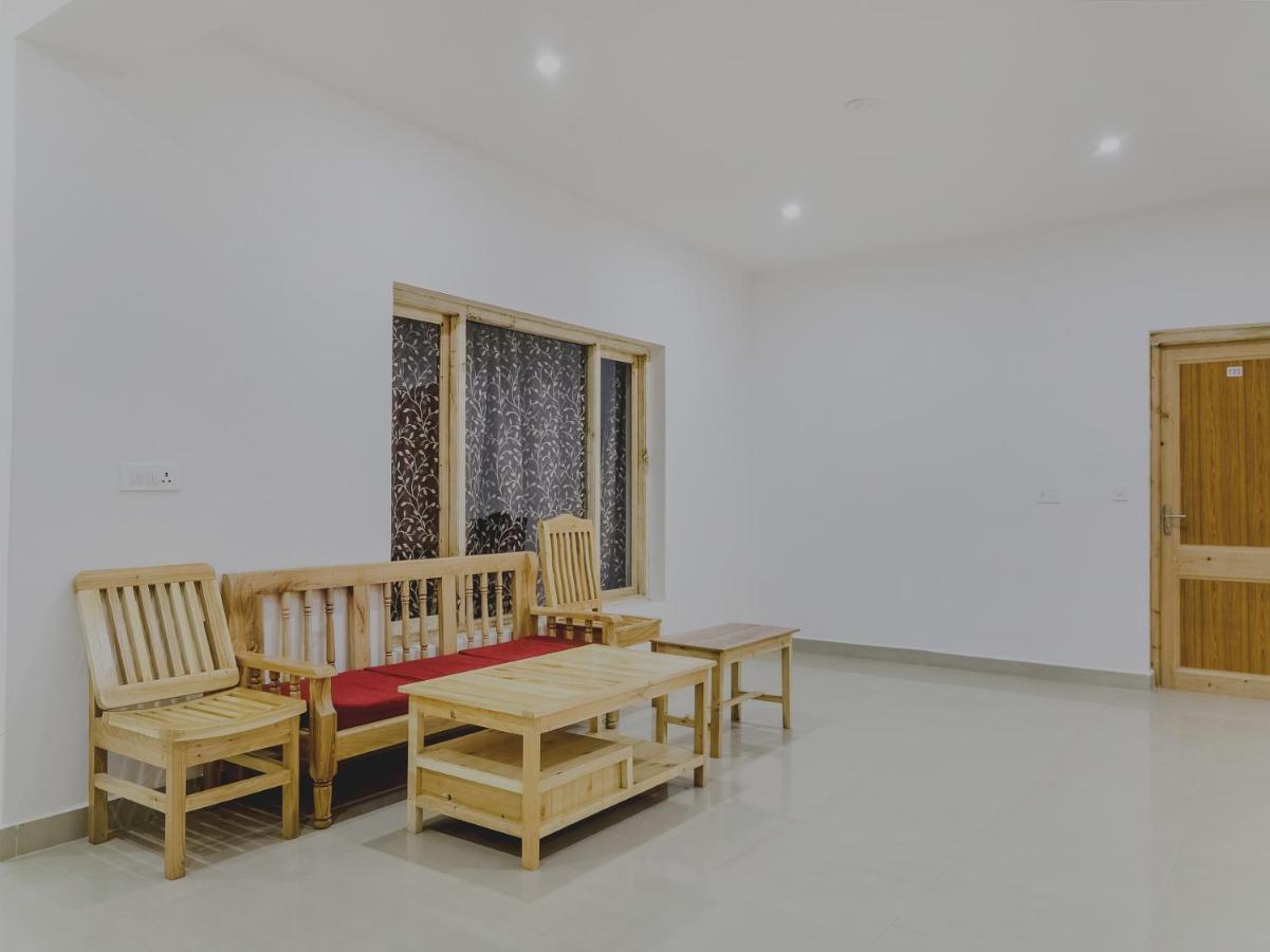 Oyo 72466 Hotel Yuvraj Shivpurī エクステリア 写真