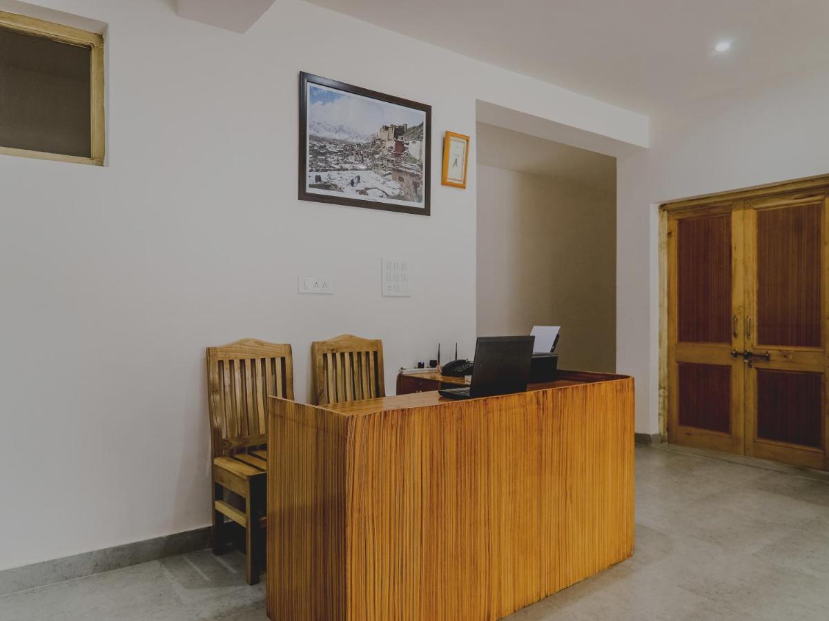 Oyo 72466 Hotel Yuvraj Shivpurī エクステリア 写真